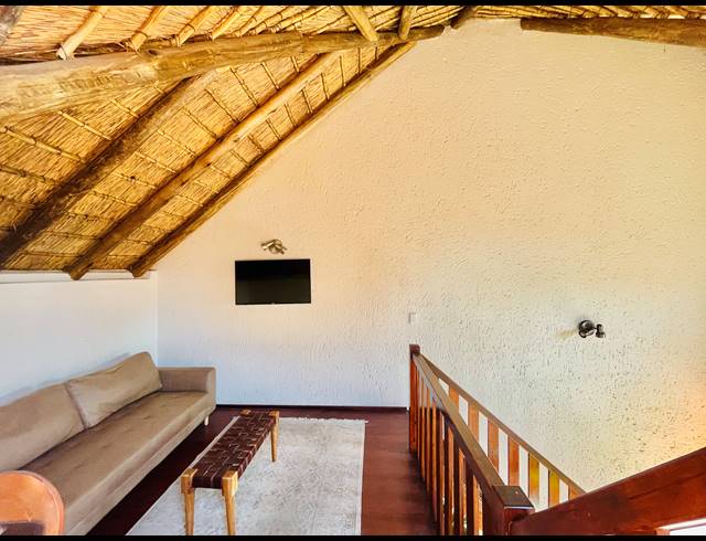 2 BEDROOM APARTMENT RENTED IN SUNNINGHILL